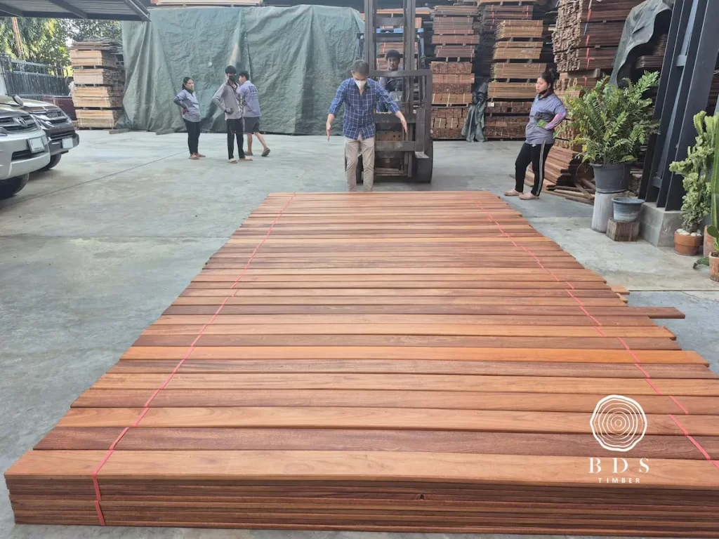สะพานทางเดินไม้แดง อุทยานเขาใหญ่ ขนาด 1x5 ยาว 2.50 ม.
