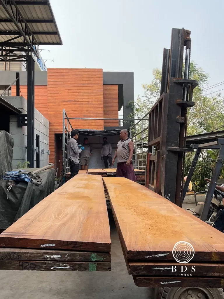 พื้นไม้แดง 1.5 x 18 20